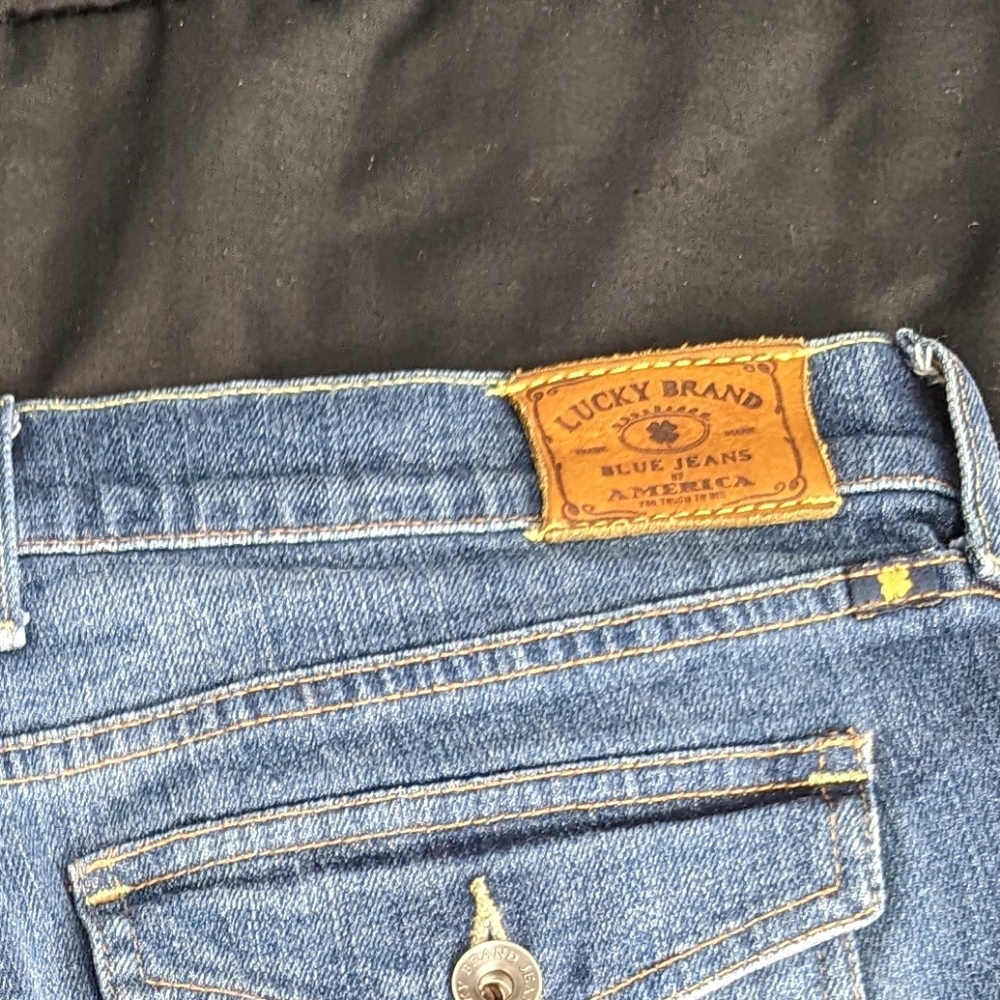Jeans - Picture 3 of 4